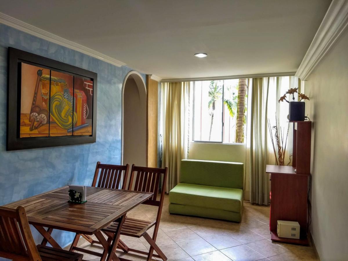 Bueno, Bonito, Barato Y Cerca A El Poblado Appartement Medellín Buitenkant foto